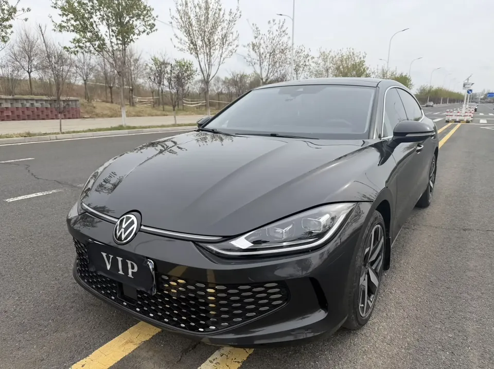 Volkswagen Lamando Lingdu 2023 Lingdu L 280TSI DSG Cool Edition 2022 — photo 1, buy with delivery to Moscow