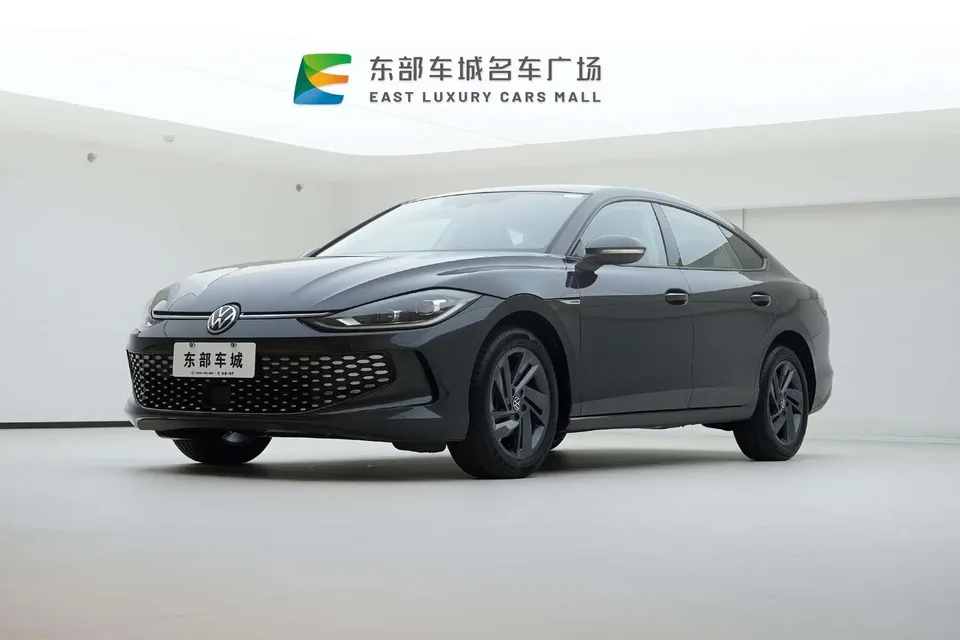Volkswagen Lamando Lingdu 2024 Lingdu L 280TSI DSG Hot Edition 2024 — photo 1, buy with delivery to Moscow