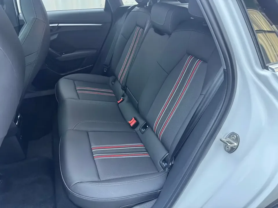 Audi A3 Audi A3 2023 Sportback 35 TFSI Stylish and sporty 2023 — thumbnail 4