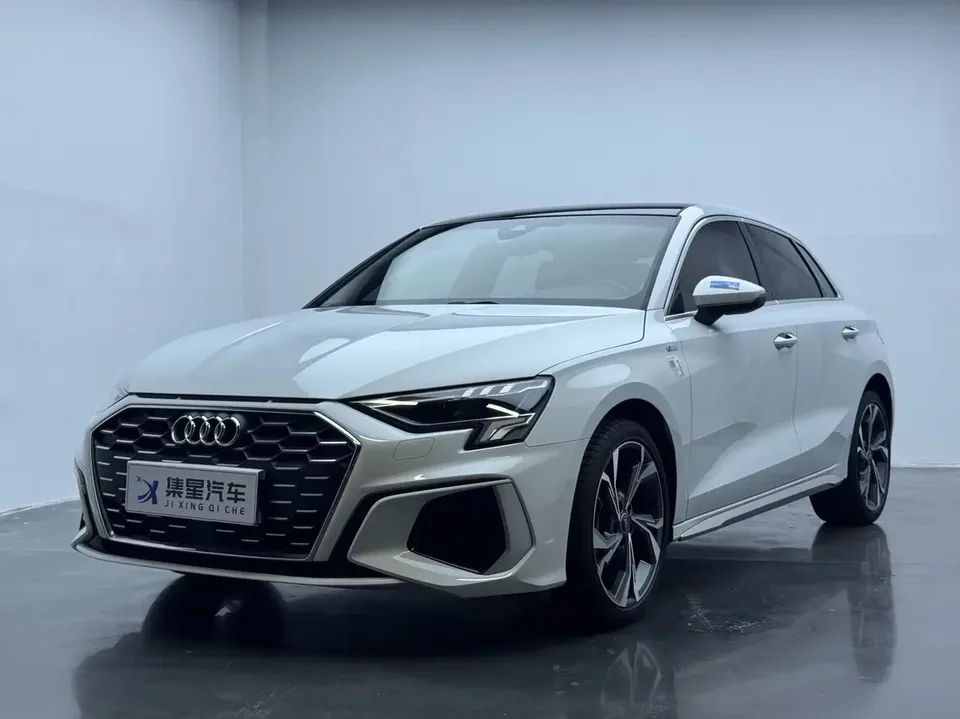 Audi A3 Audi A3 2023 Sportback 35 TFSI Stylish and sporty 2023 — photo 1, buy with delivery to Moscow