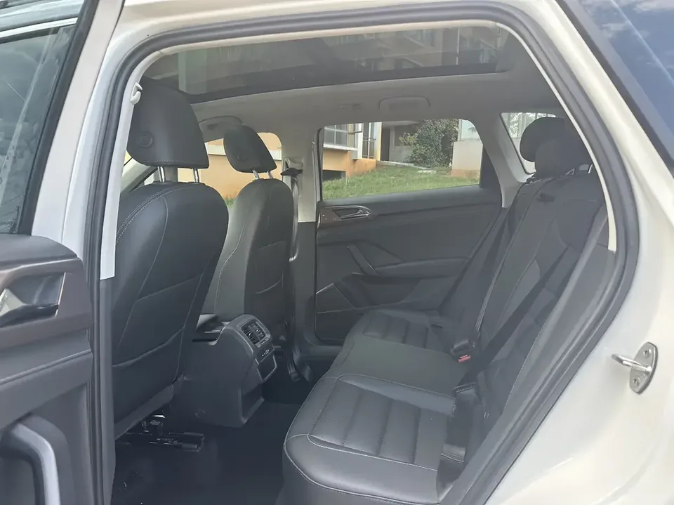 Volkswagen Tharu tuyue 2021 280TSI 2WD Deluxe Edition 2022 — thumbnail 3