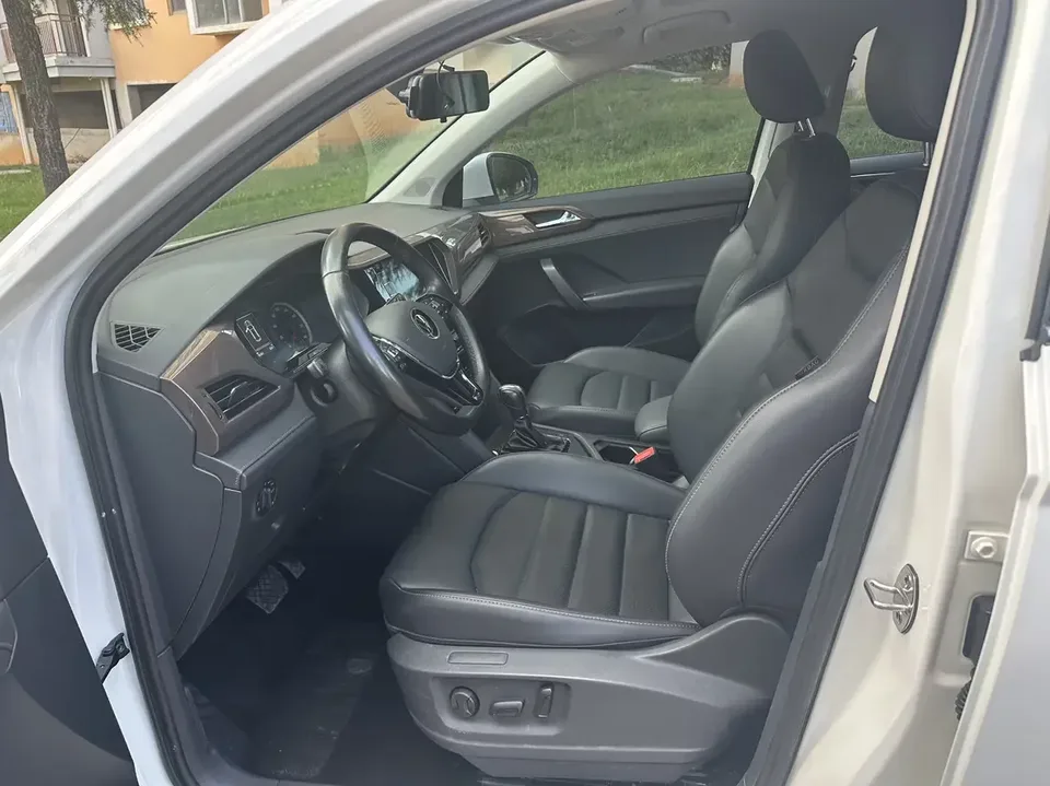 Volkswagen Tharu tuyue 2021 280TSI 2WD Deluxe Edition 2022 — thumbnail 5