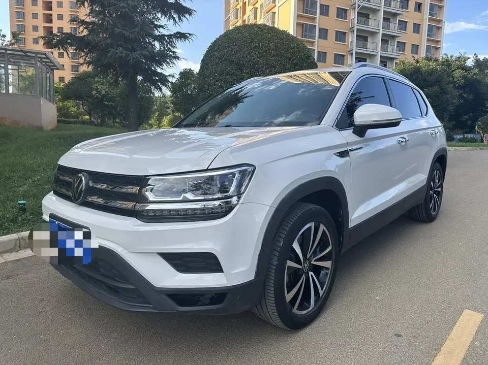 Volkswagen Tharu tuyue 2021 280TSI 2WD Deluxe Edition 2022 — photo 1, buy with delivery to Moscow