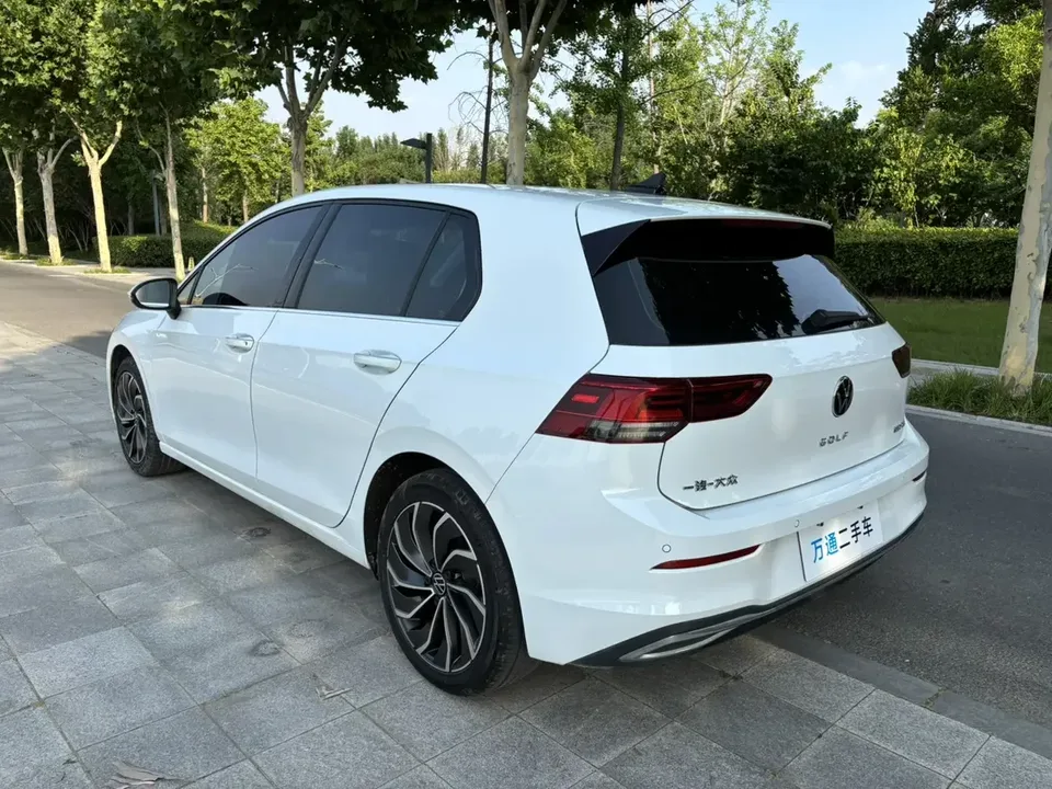 Volkswagen Golf golf 2023 280TSI DSG Pro facelift 2024 — thumbnail 2