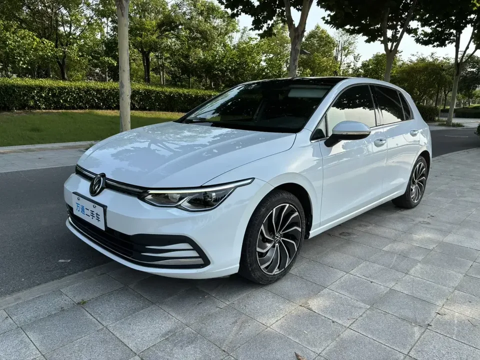 Volkswagen Golf golf 2023 280TSI DSG Pro facelift 2024 — photo 1, buy with delivery to Moscow