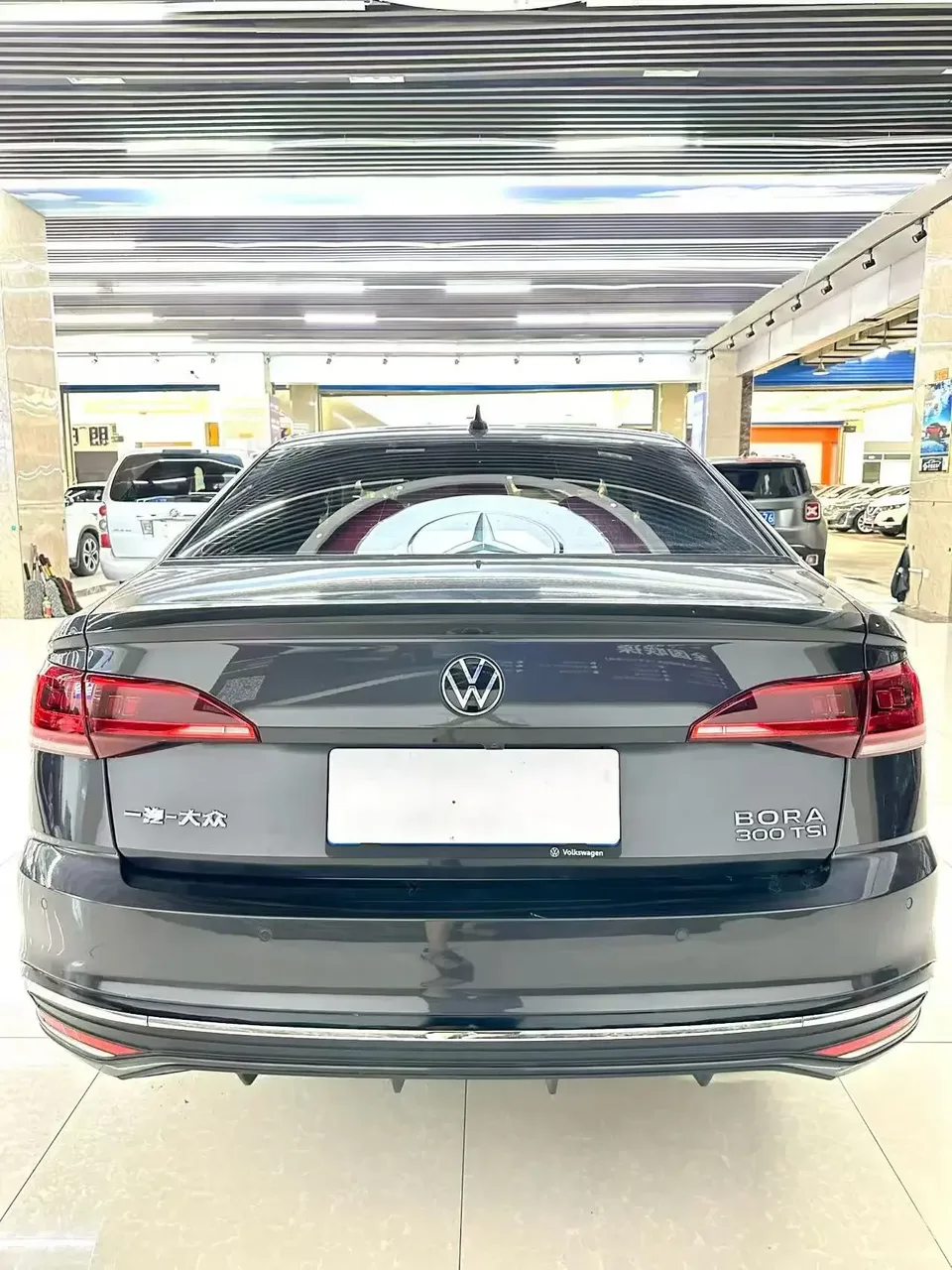 Volkswagen Bora Bora 2023 300TSI DSG Premium Edition 2024 — thumbnail 4
