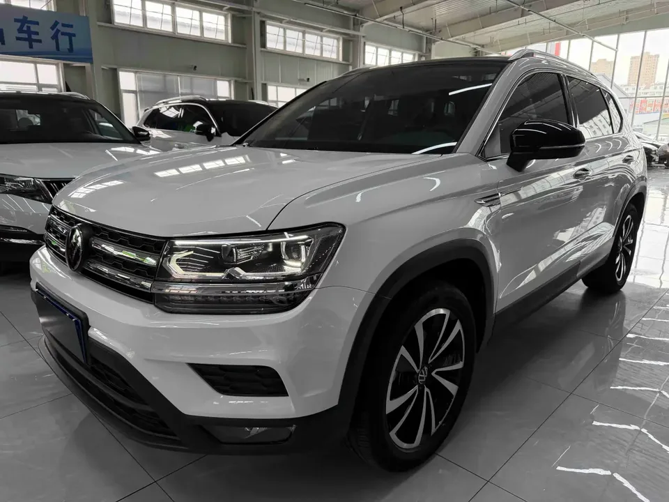 Volkswagen Tharu tuyue 2022 280TSI 2WD Deluxe Edition 2022 — photo 1, buy with delivery to Moscow