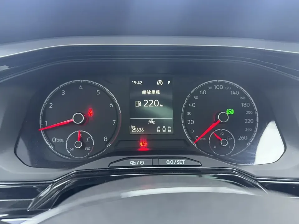 Volkswagen Polo Polo 2021 Plus 1.5L Automatic Colorful Technology Edition 2022 — thumbnail 3