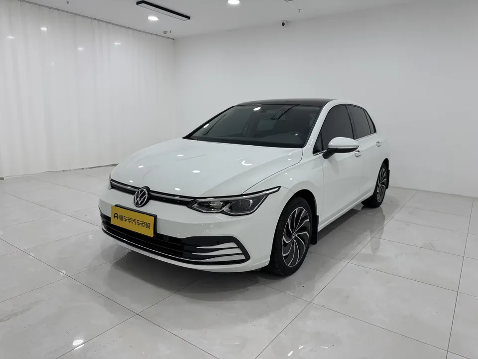 Volkswagen Golf golf 2023 280TSI DSG Pro 2023 — photo 1, buy with delivery to Moscow
