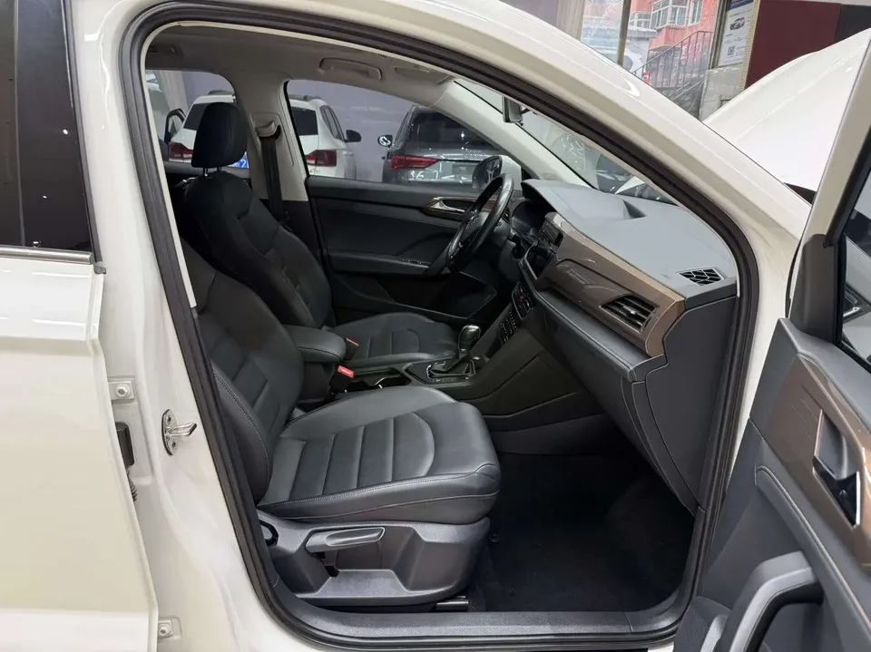Volkswagen Tharu tuyue 2021 280TSI 2WD Luxury Edition PLUS 2022 — миниатюра 5
