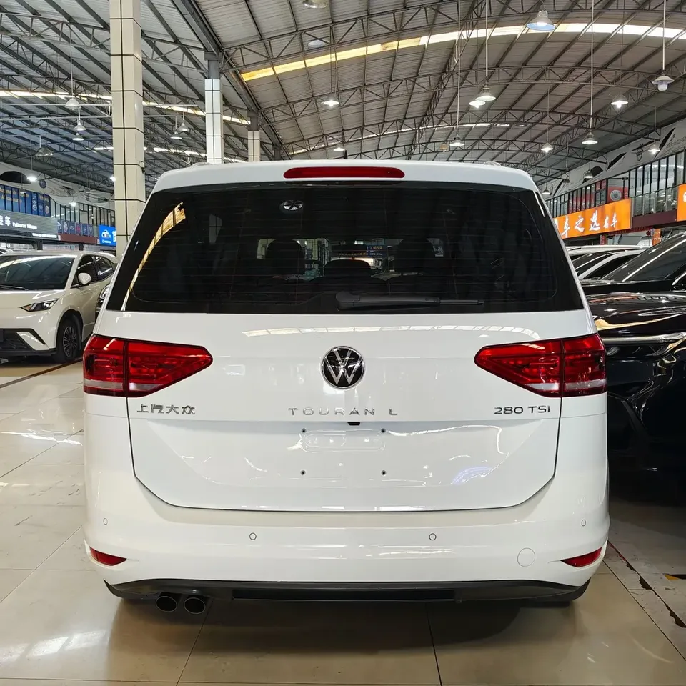 Volkswagen Touran L Touran L 2022 280TSI DSG Comfort Edition 7 Seaters 2022 — thumbnail 2