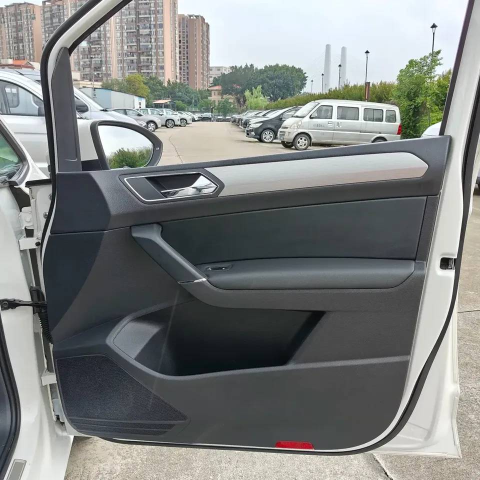 Volkswagen Touran L Touran L 2022 280TSI DSG Comfort Edition 7 Seaters 2022 — thumbnail 3