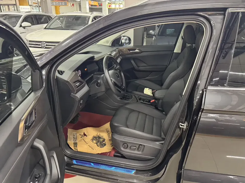 Volkswagen Tharu tuyue 2022 280TSI 2WD Deluxe Edition 2023 — thumbnail 3