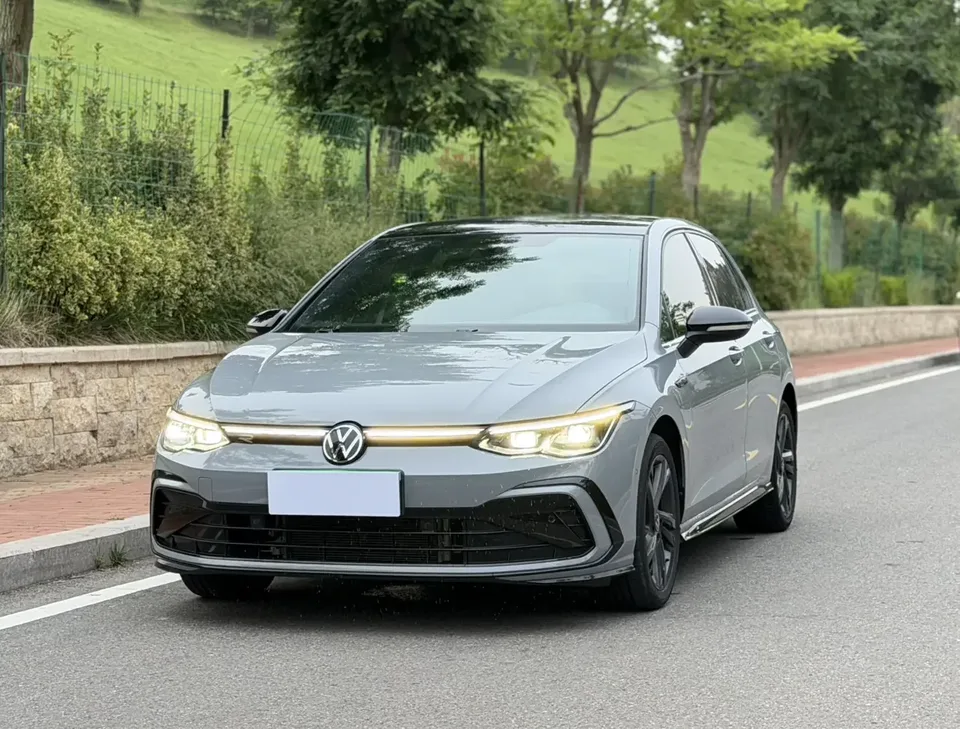 Volkswagen Golf golf 2021 280TSI DSG R-Line 2022 — photo 1, buy with delivery to Moscow
