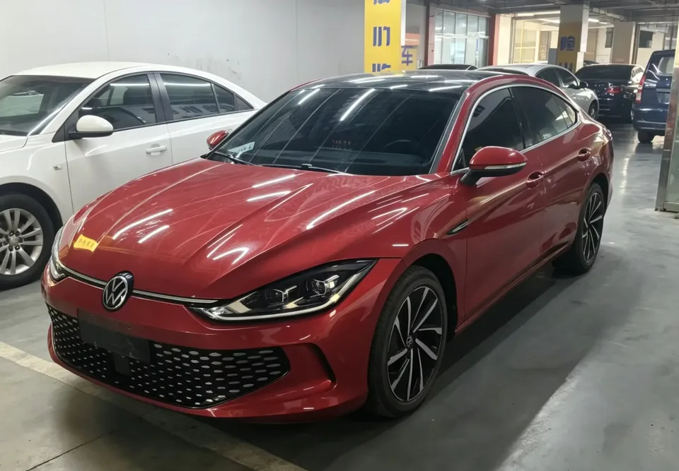 Volkswagen Lamando Lingdu 2022 Lingdu L 280TSI DSG Super Hot Flagship Edition 2023 — photo 1, buy with delivery to Moscow