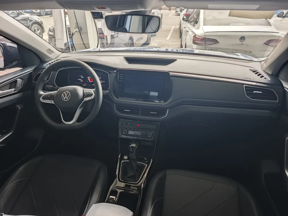 Volkswagen Tharu tuyue 2025 New 300TSI Sharp Edition 2024 — thumbnail 2