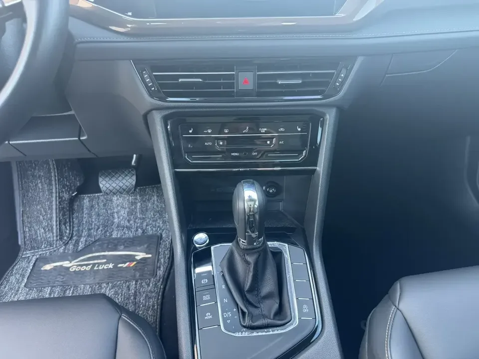 Volkswagen Tharu tuyue 2022 280TSI 2WD Deluxe Edition 2022 — thumbnail 4