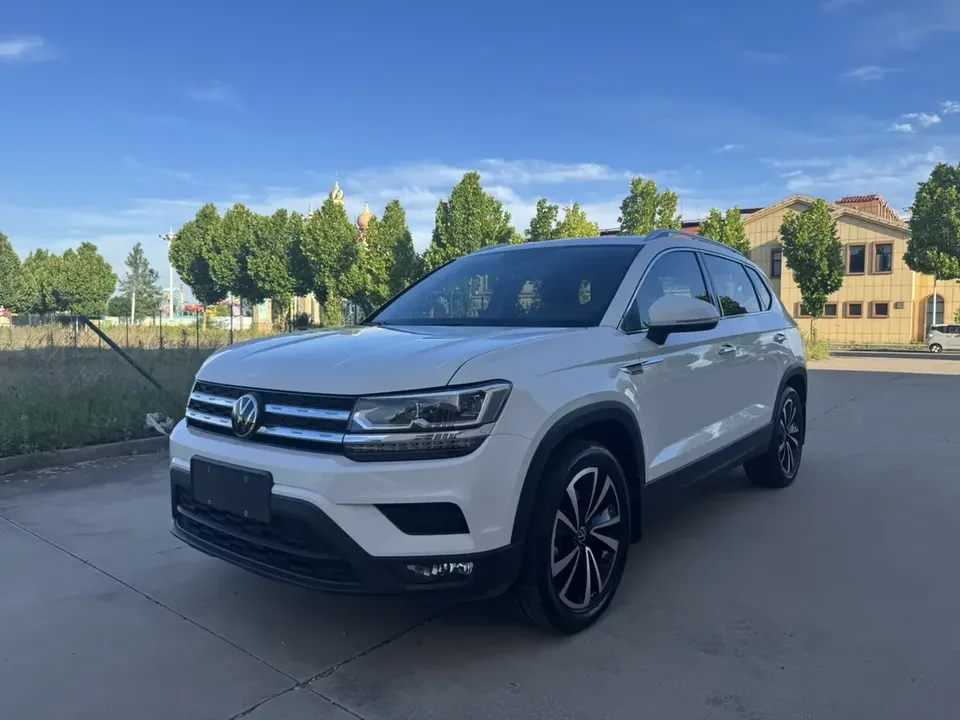 Volkswagen Tharu tuyue 2022 280TSI 2WD Deluxe Edition 2022 — photo 1, buy with delivery to Moscow