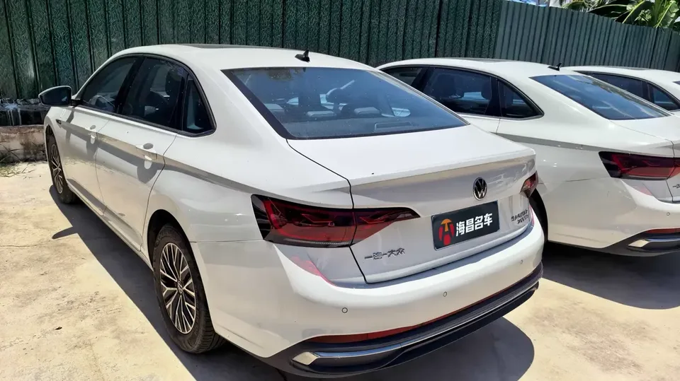Volkswagen Sagitar Sagitar 2024 200TSI DSG Flying Edition 2024 — thumbnail 2