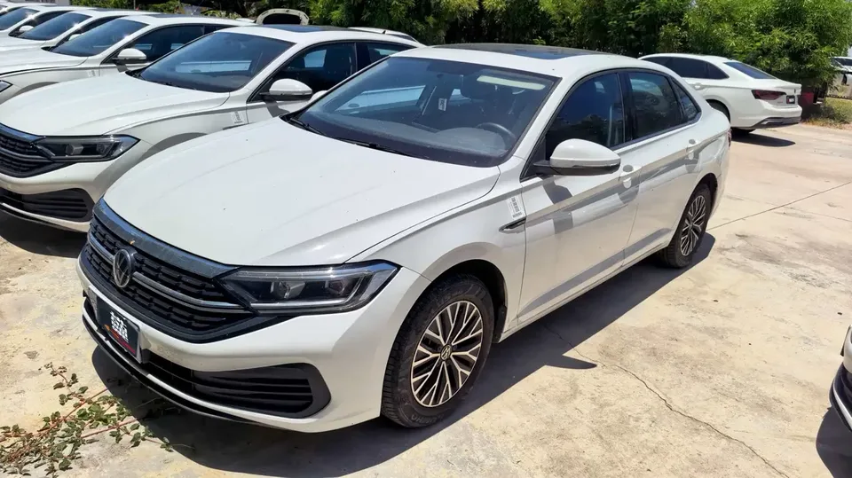 Volkswagen Sagitar Sagitar 2024 200TSI DSG Flying Edition 2024 — photo 1, buy with delivery to Moscow