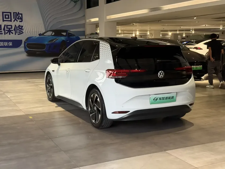 Volkswagen ID.3 Volkswagen ID.3 2023 Upgraded Pure Smart Edition 2023 — thumbnail 4