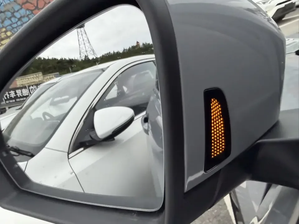 Volkswagen Tharu tuyue 2025 New 1.5L Sharp Edition 2026 — thumbnail 3