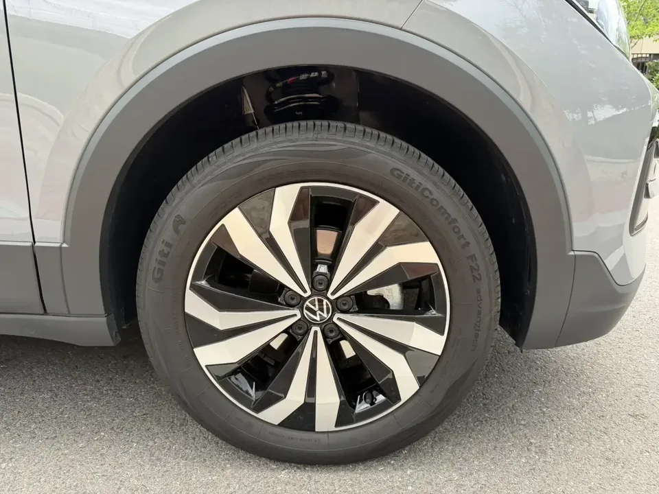 Volkswagen Tharu tuyue 2025 New 1.5L Sharp Edition 2026 — thumbnail 4