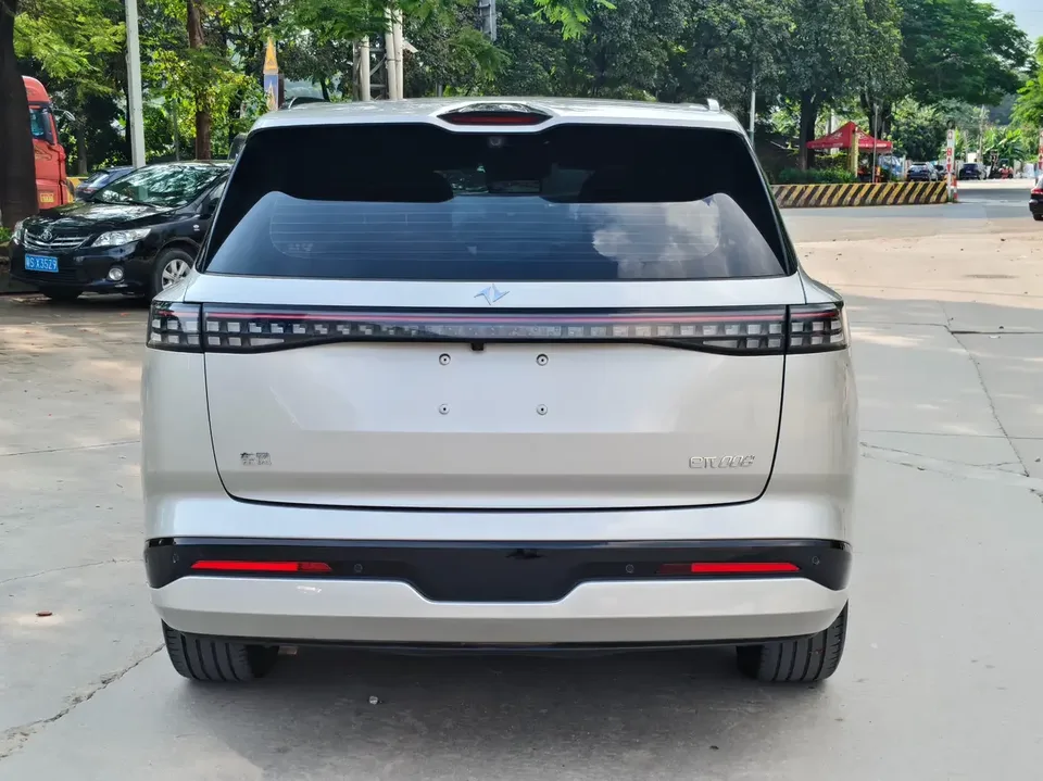 Dongfeng Yipai 008 Yipai 008 2024 210Max Extended Range 6-seater 2024 — thumbnail 2
