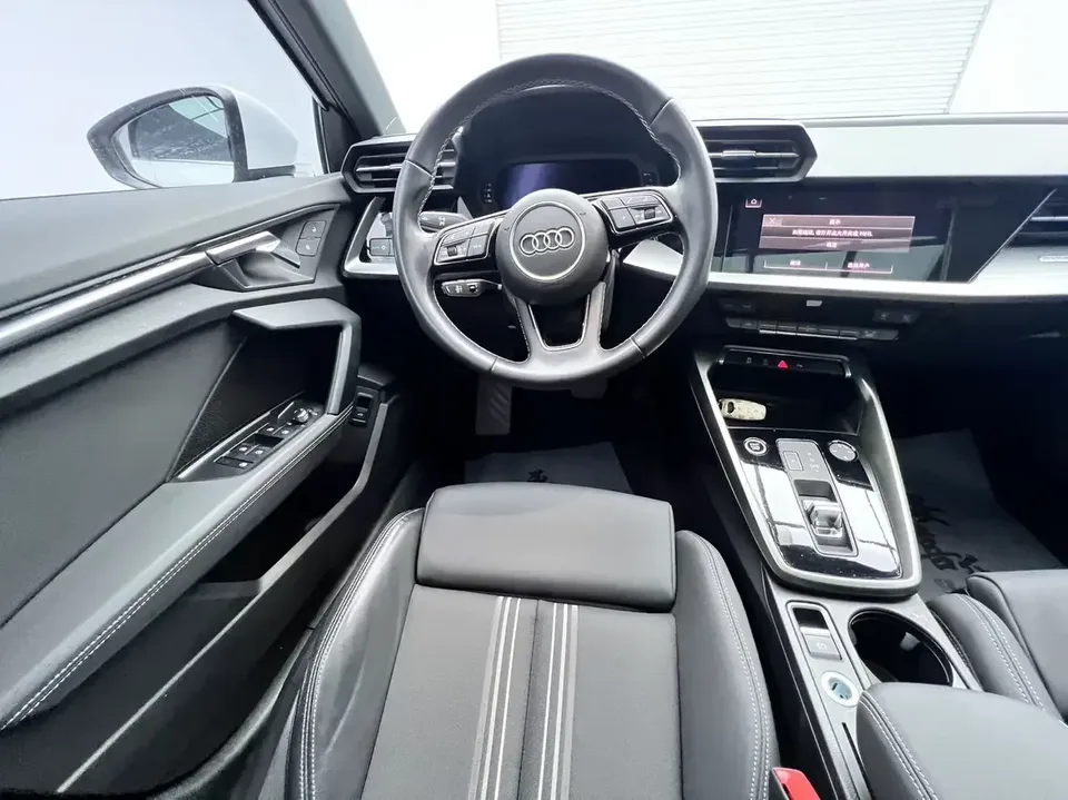 Audi A3 Audi A3 2022 Sportback 35 TFSI Stylish and Elegant 2022 — thumbnail 4
