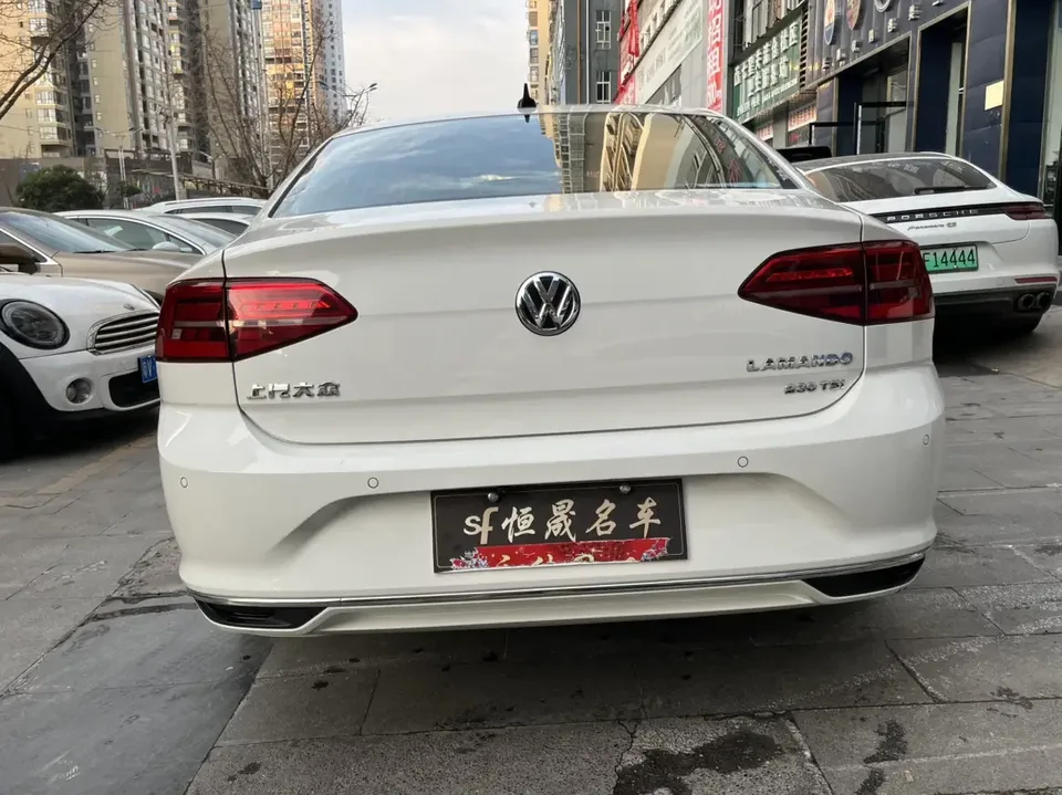 Volkswagen Lamando Lingdu 2021 230TSI DSG Fashion Edition 2022 — thumbnail 2