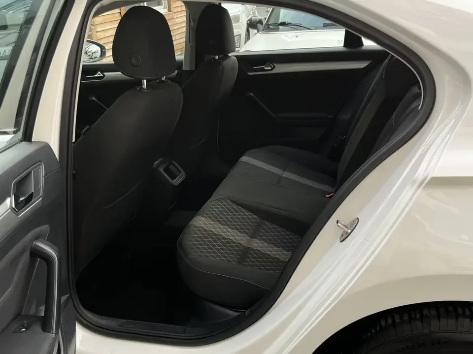 Volkswagen Lamando Lingdu 2021 230TSI DSG Fashion Edition 2022 — thumbnail 3