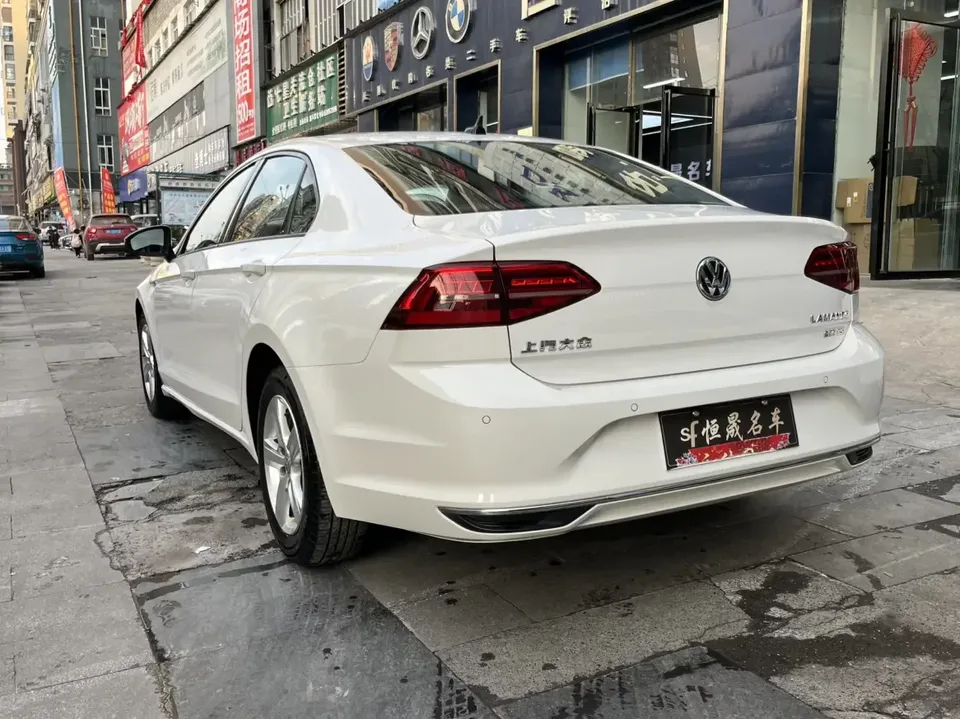 Volkswagen Lamando Lingdu 2021 230TSI DSG Fashion Edition 2022 — thumbnail 4