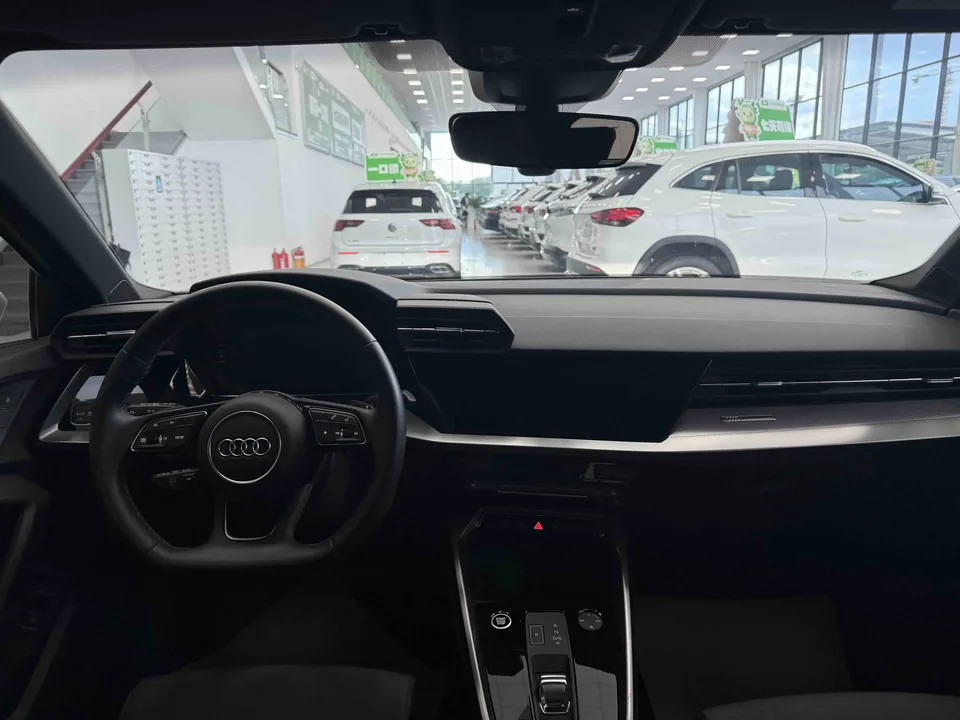 Audi A3 Audi A3 2023 Sportback 35 TFSI Stylish and sporty 2022 — thumbnail 4