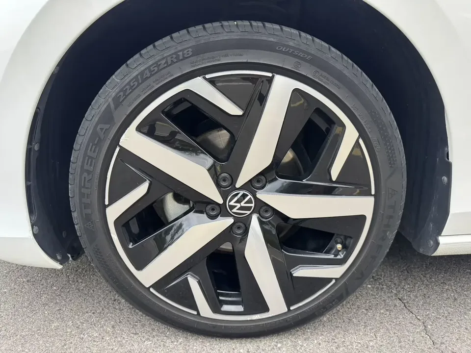 Volkswagen Lamando Lingdu 2022 Lingdu L 280TSI DSG Cool Edition 2022 — thumbnail 3