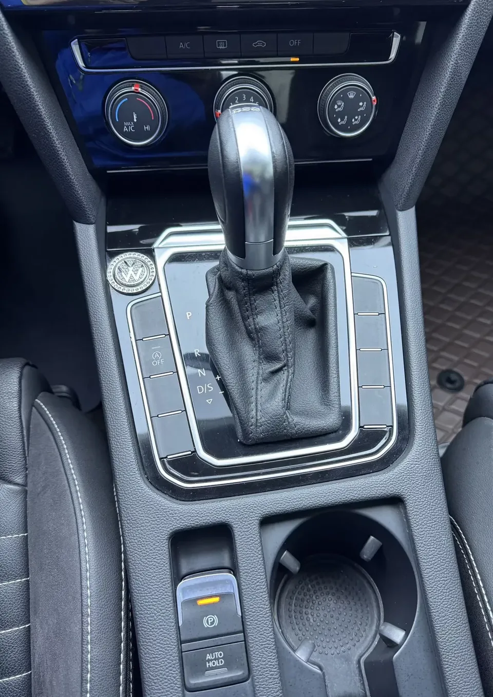 Volkswagen Magotan Magotan 2023 2 millionth anniversary edition 280TSI DSG comfort model 2023 — thumbnail 4