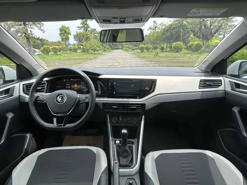 Volkswagen Polo Polo 2023 Plus 1.5L Automatic Colorful Technology Edition 2023 — thumbnail 4