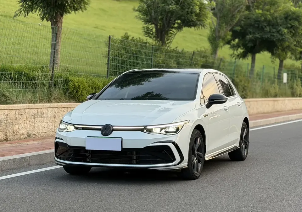 Volkswagen Golf golf 2021 280TSI DSG R-Line 2022 — photo 1, buy with delivery to Moscow