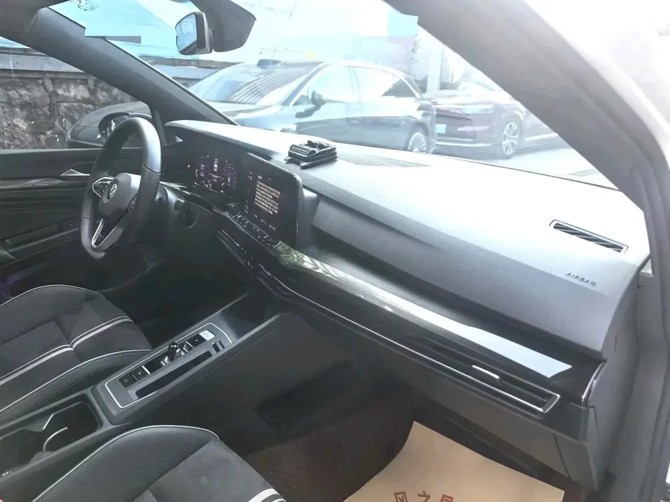 Volkswagen Golf golf 2023 280TSI DSG R-Line facelift 2023 — thumbnail 3