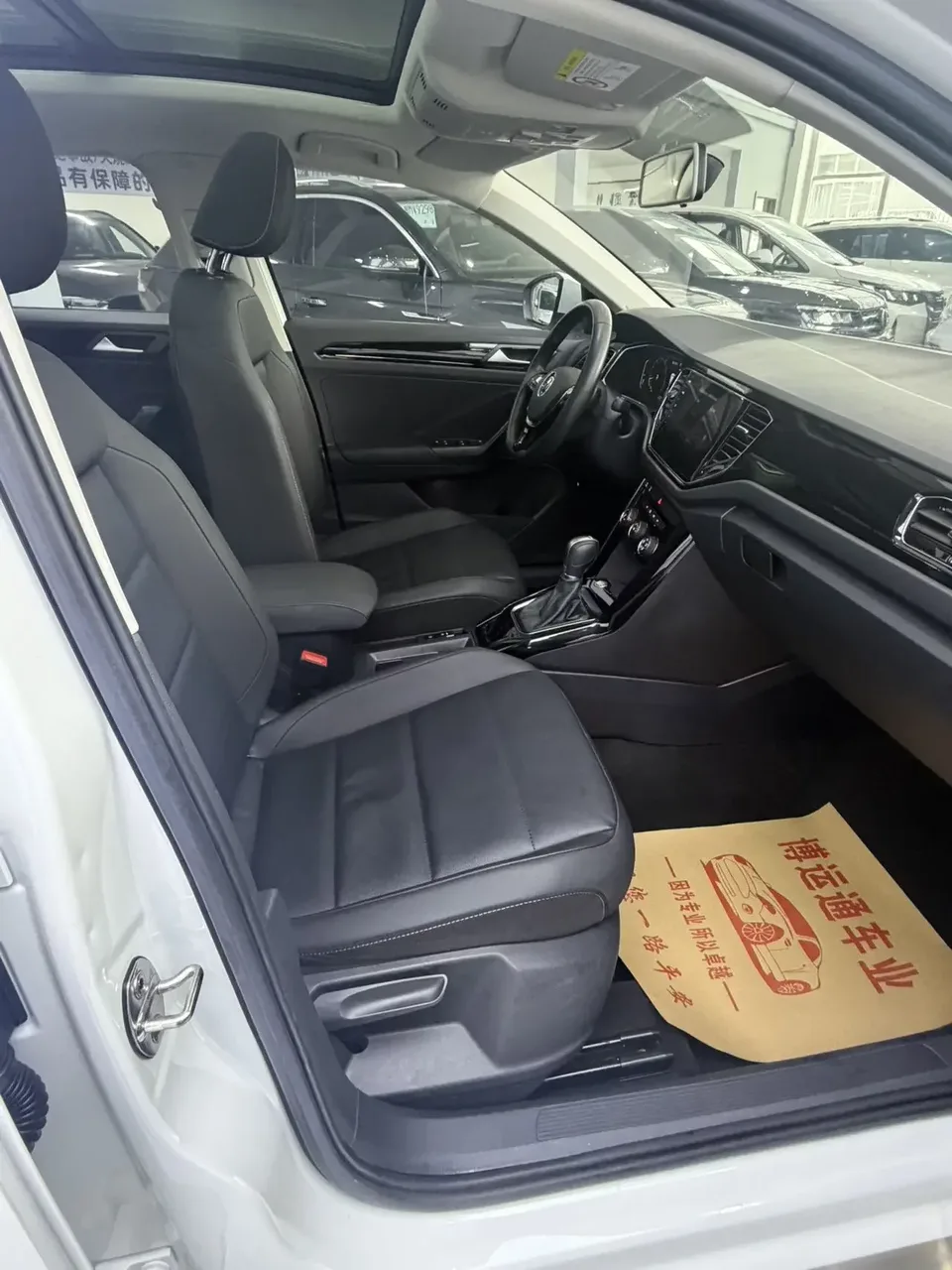 Volkswagen T-Roc TANG 2021 280TSI DSG 2WD Elite Smart Edition 2022 — thumbnail 3