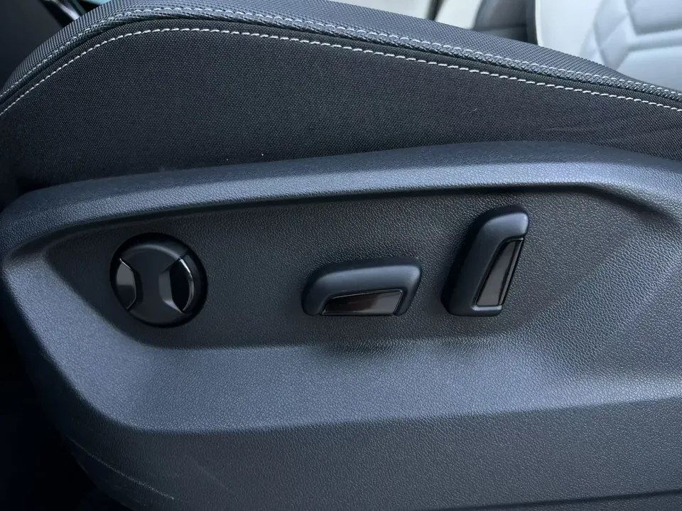 Volkswagen Tayron Tanyue 2023 280TSI 2WD Luxury Plus Advanced Edition 2023 — thumbnail 3