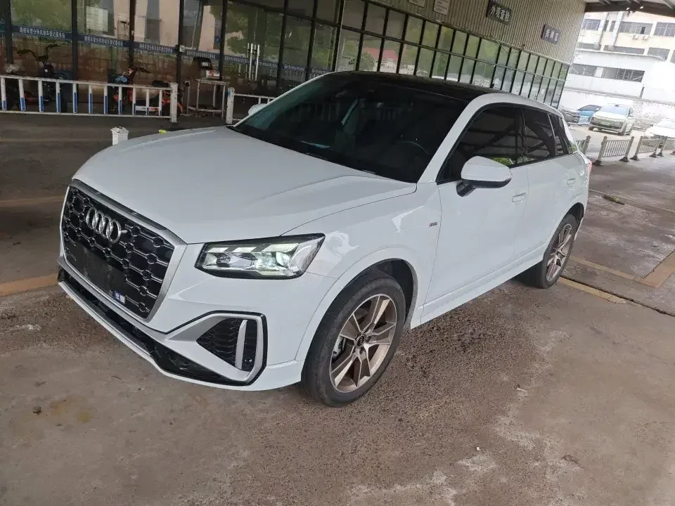 Audi Q2L Audi Q2L 2022 35 TFSI Stylish Dynamic 2022 — photo 1, buy with delivery to Moscow