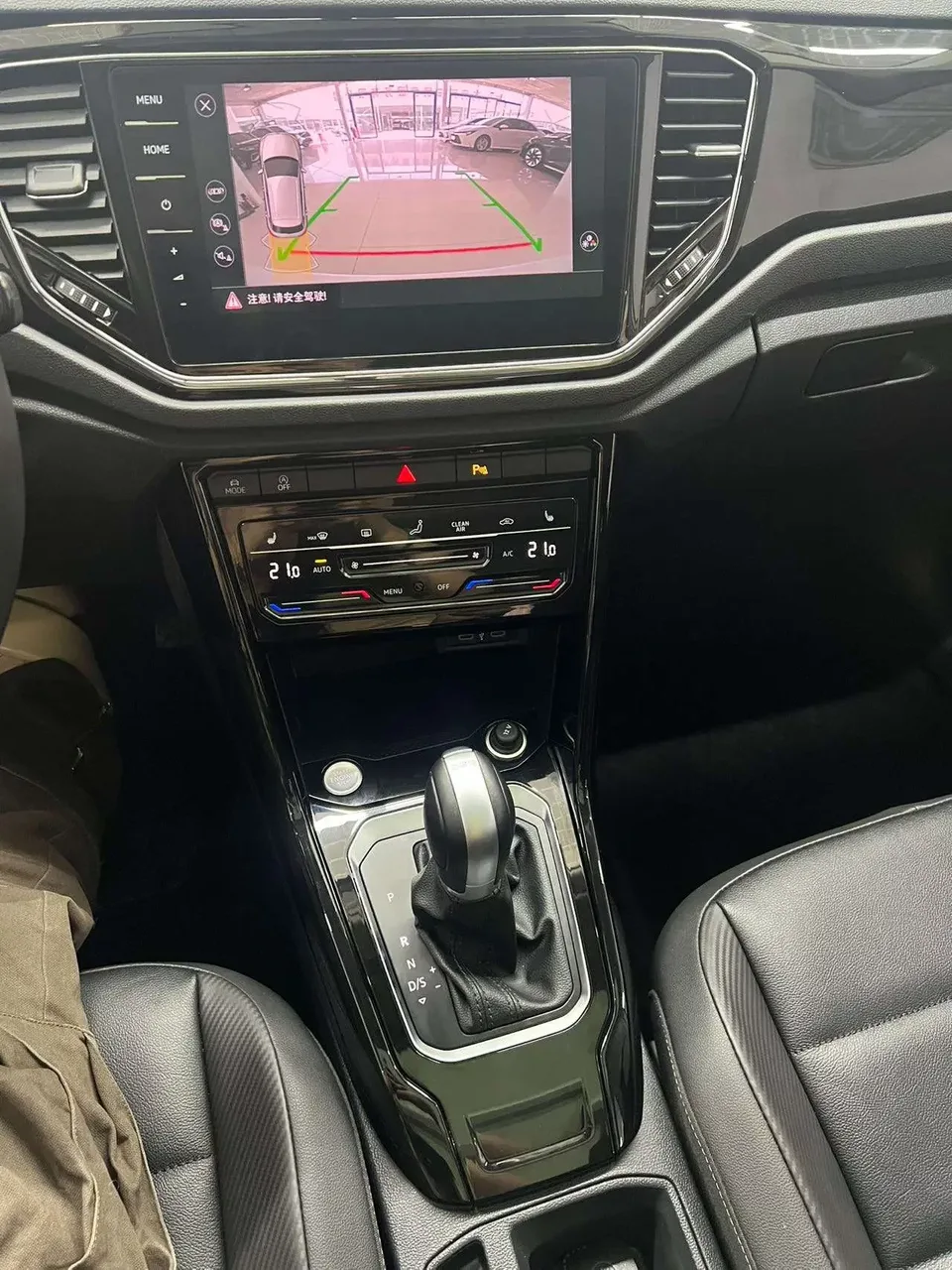 Volkswagen T-Roc TANG 2022 280TSI DSG 2WD Comfort PLUS 2022 — миниатюра 3