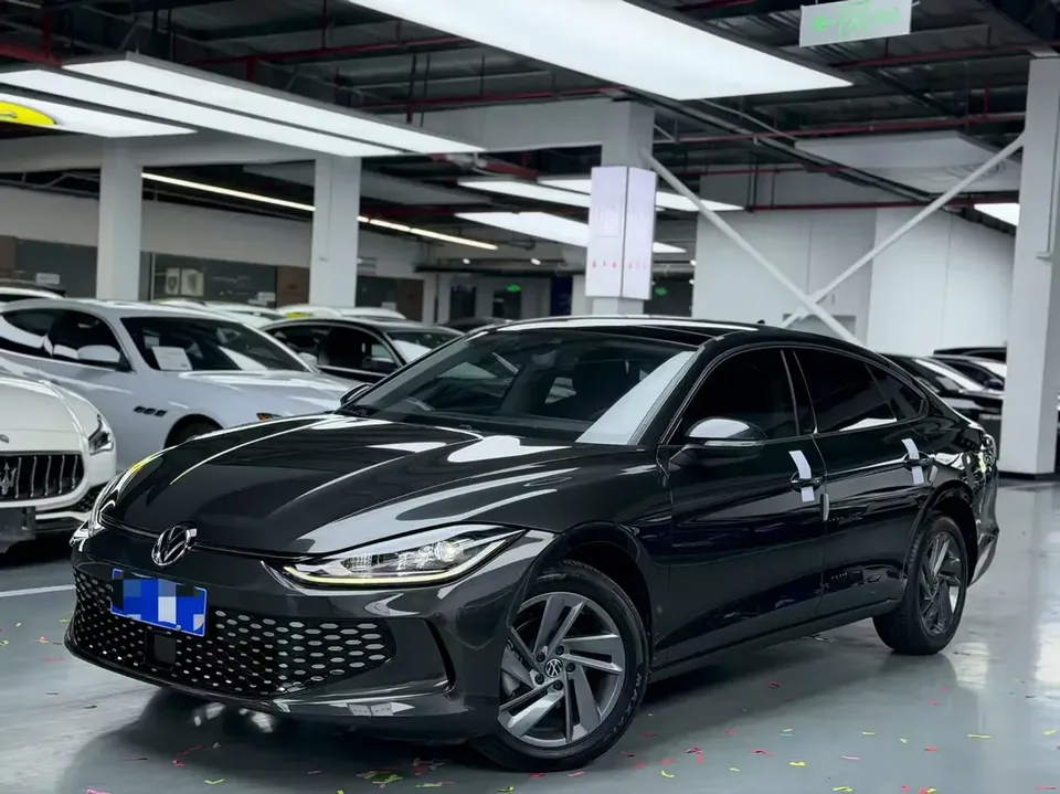 Volkswagen Lamando Lingdu 2024 Lingdu L 280TSI DSG Cool Edition 2024 — photo 1, buy with delivery to Moscow