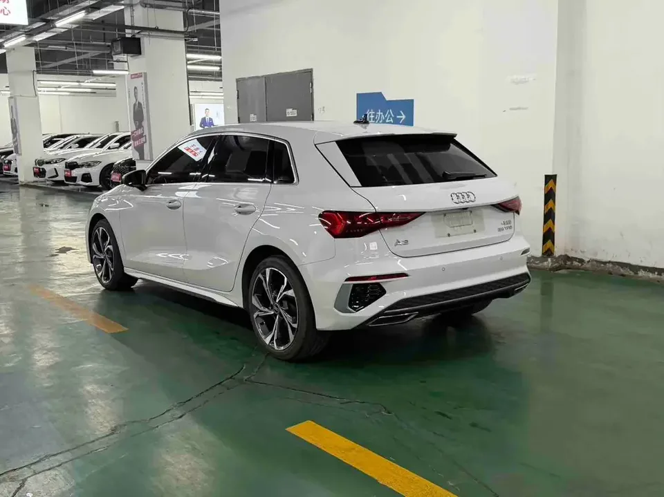 Audi A3 Audi A3 2023 Sportback 35 TFSI Stylish and sporty 2023 — thumbnail 4