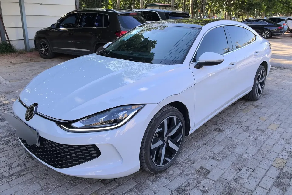 Volkswagen Lamando Lingdu 2024 Lingdu L 280TSI DSG Cool Edition 2024 — photo 1, buy with delivery to Moscow