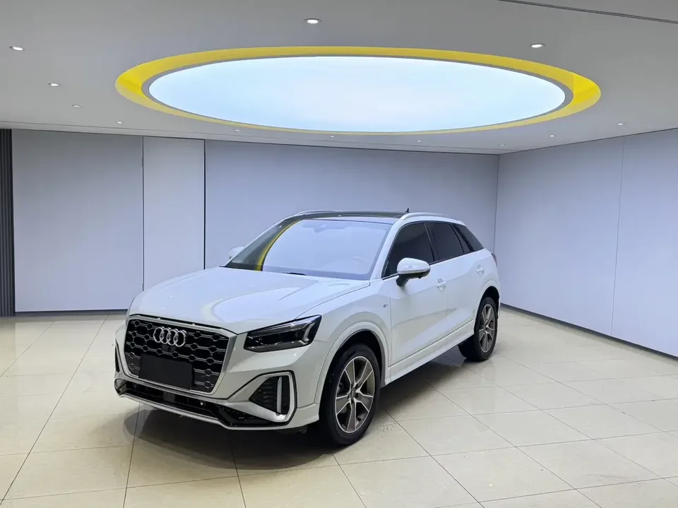 Audi Q2L Audi Q2L 2022 35 TFSI Stylish Dynamic 2022 — photo 1, buy with delivery to Moscow