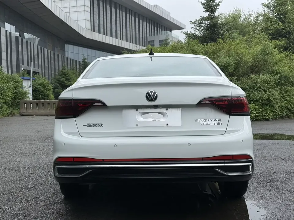 Volkswagen Sagitar Sagitar 2023 280TSI DSG Beyond Edition 2022 — thumbnail 2