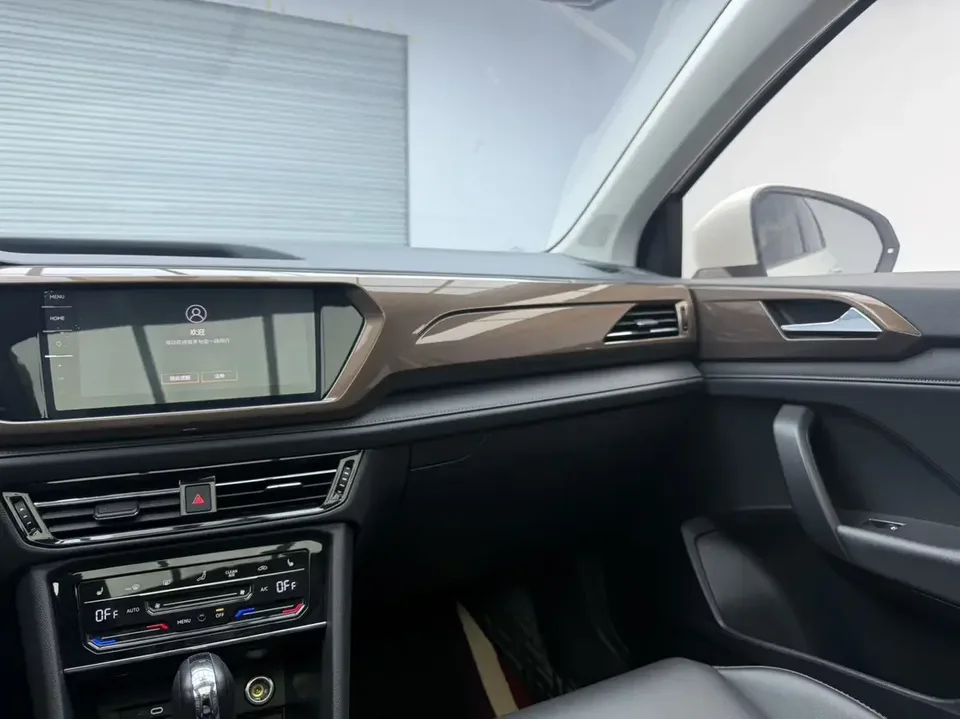 Volkswagen Tharu tuyue 2022 280TSI 2WD Deluxe Edition 2022 — thumbnail 2