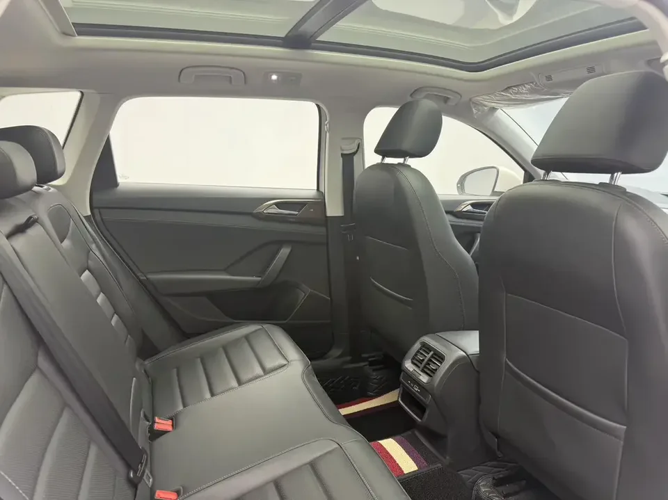 Volkswagen Tharu tuyue 2022 280TSI 2WD Deluxe Edition 2022 — thumbnail 3
