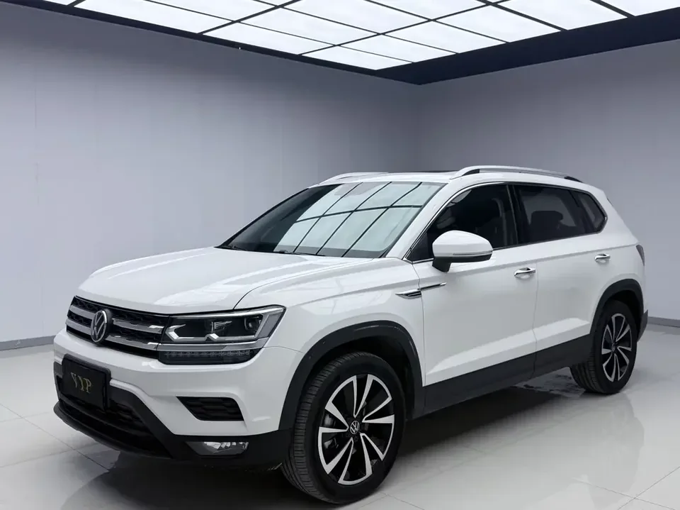 Volkswagen Tharu tuyue 2022 280TSI 2WD Deluxe Edition 2022 — photo 1, buy with delivery to Moscow